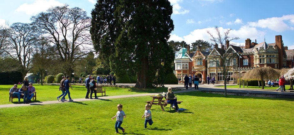 Bletchley Park families, credit Shaun Armstrong, courtesy Bletchley Park Trust